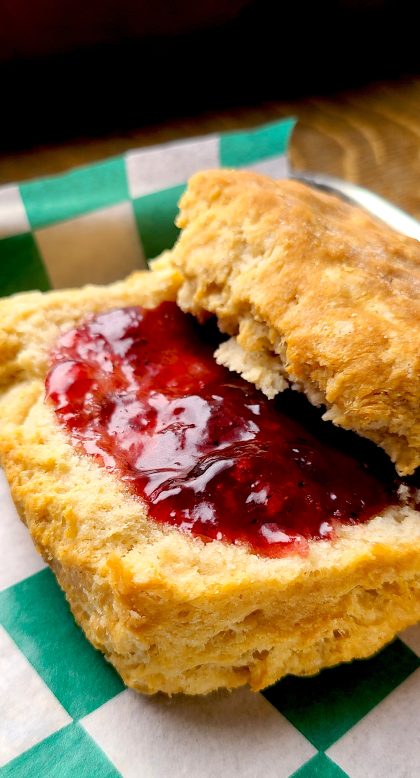 BISCUIT & JAM